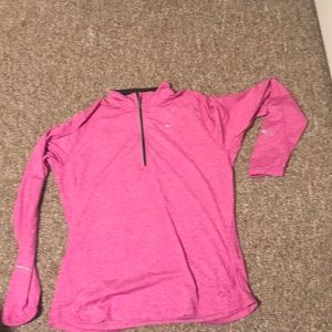 Women’s Nike quarter zip EUC